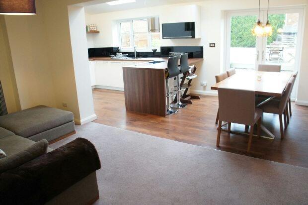 OPEN PLAN LIVING/DIN