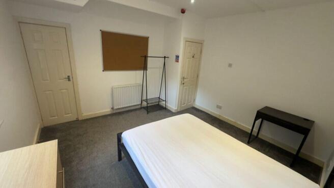 5 bed Terraced to rent Image 11