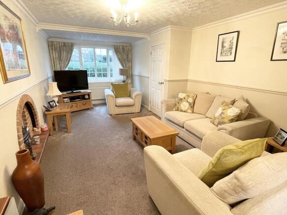 LOUNGE 1