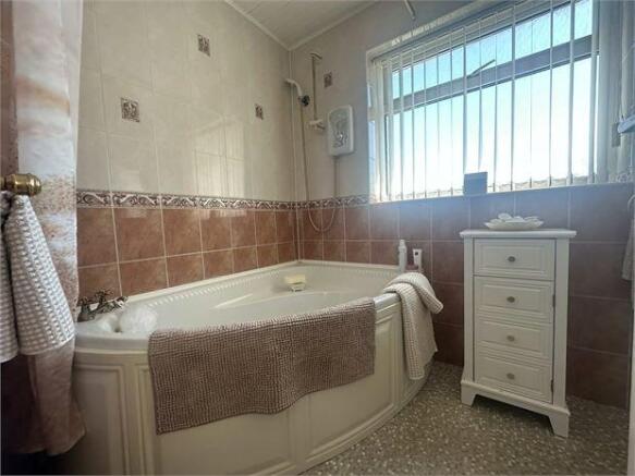 3 bed Semi-Detached for sale Image 12