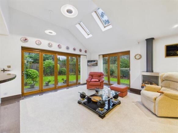 Living/Dining Area