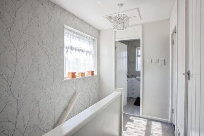3 bed Semi-Detached for sale Image 9