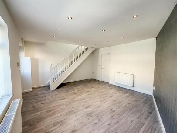 WhatsApp Image 2026-04-08 at 15.36.45 (1).jpeg