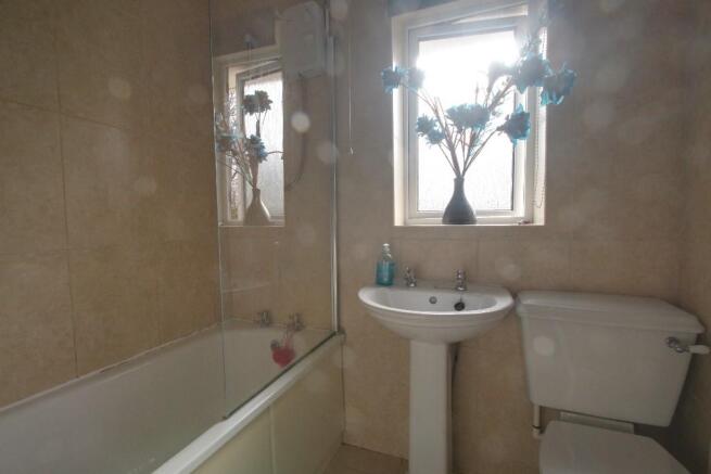 FAMILY BATHROOM