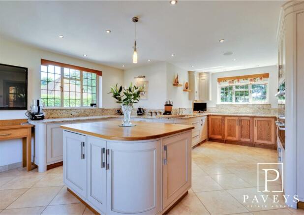 KITCHEN BREAKFAST ROOM