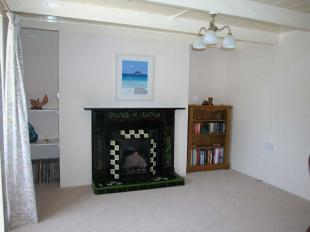 FRONT ROOM