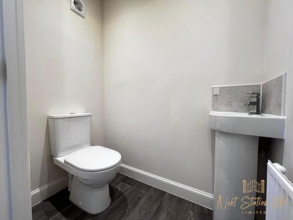 3 bed Semi-Detached for sale Image 8