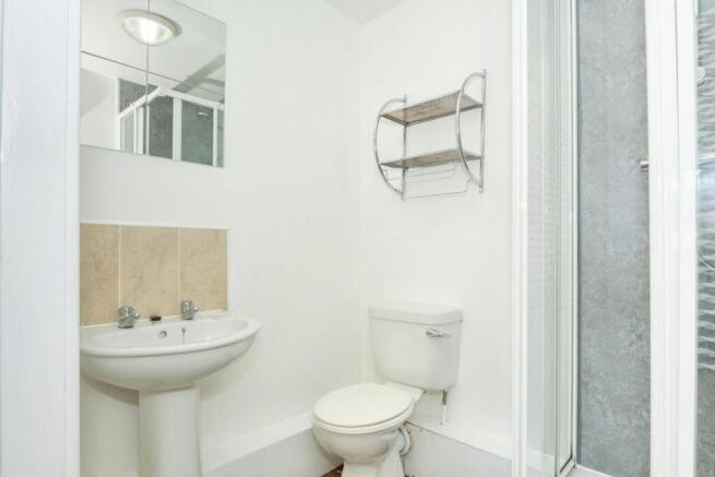 2 bed Apartment for sale Image 5