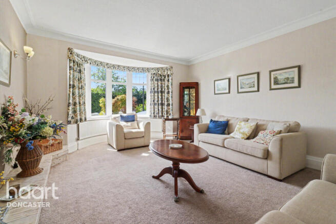 4 bed Detached for sale Image 8