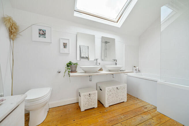 Master En-Suite