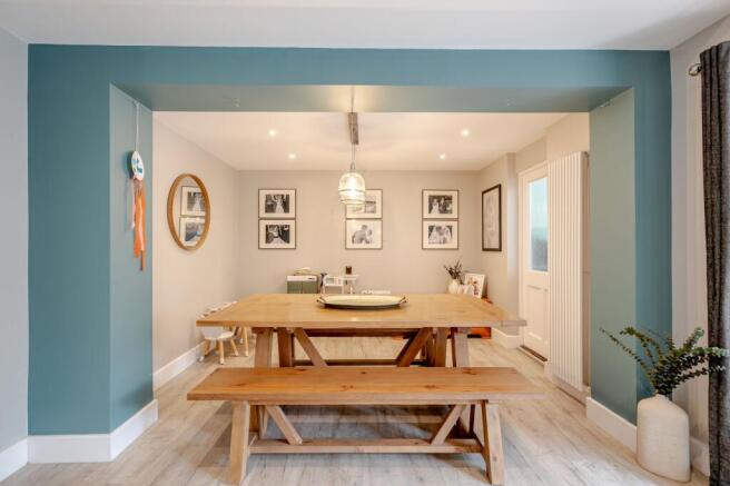 4 bed Detached for sale Image 7