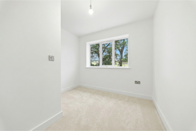 4 bed Detached for sale Image 11