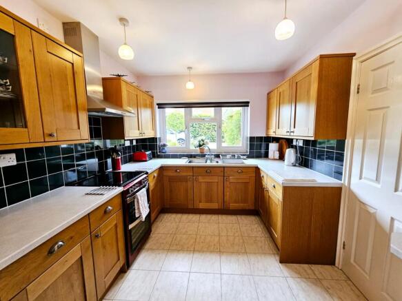 3 bed Detached Bungalow for sale Image 5