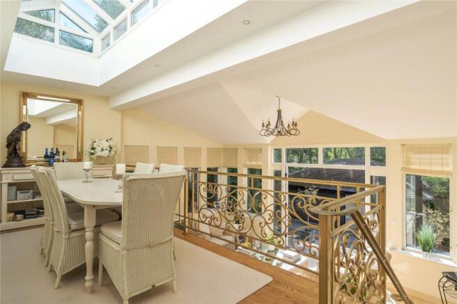 4 bed Detached for sale Image 11
