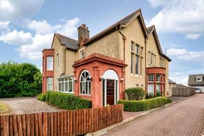 Upper, Harlow Grange, Redding Road, Brightons FK2 0AA