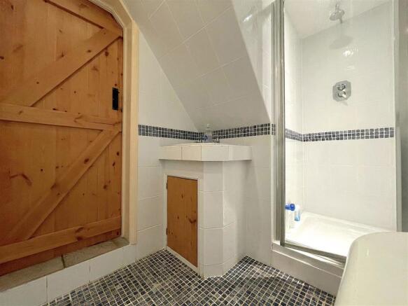 Shower Room (2).jpeg