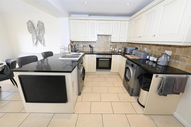3 bed Detached for sale Image 5