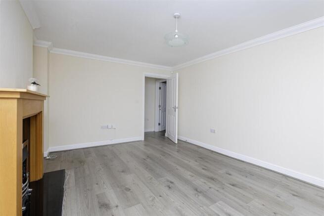 4 bed Town House for sale Image 10