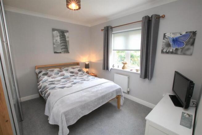 BEDROOM 2