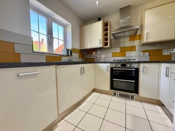 2 kitchen.jpg
