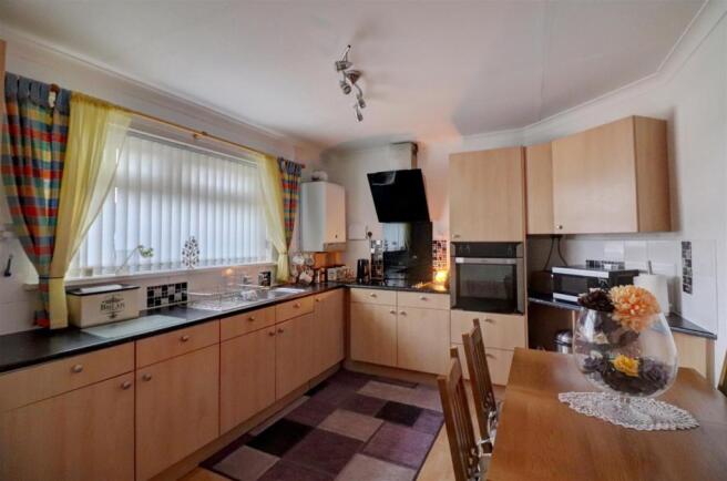 Kitchen/Dining Area