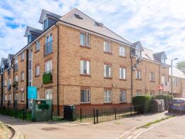 16, Partridge Court, Southend Road, Stanford-le-hope SS17 0PL