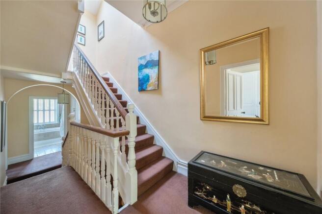 5 bed Terraced for sale Image 11