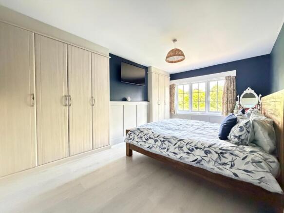 4 bed Semi-Detached for sale Image 12