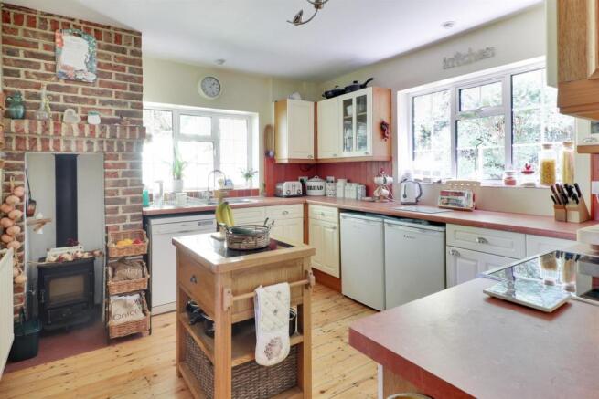 Kitchen .jpg