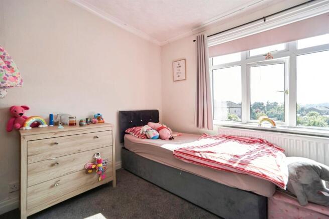 3 bed Semi-Detached for sale Image 11