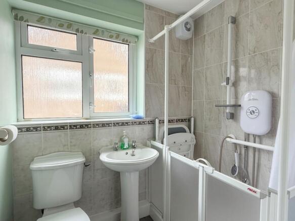 2 bed Semi-Detached Bungalow for sale Image 12