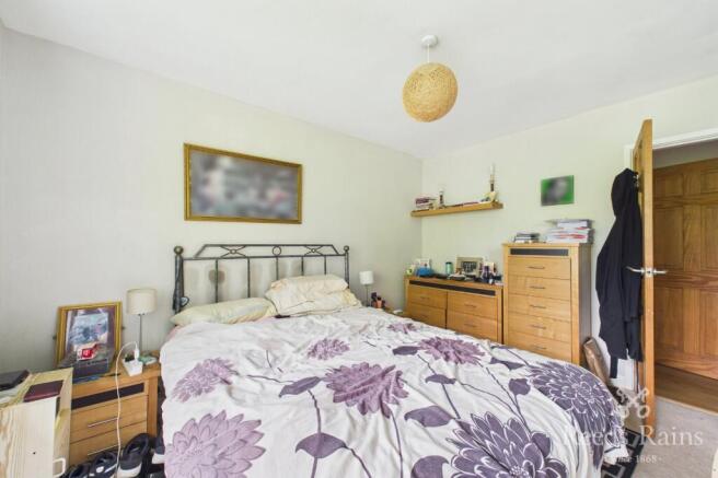 2 bed Apartment for sale Image 4