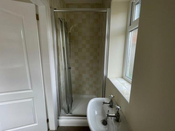 40 north shower room.jpg
