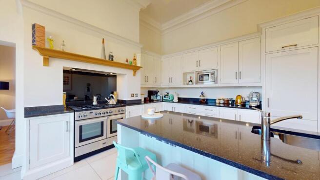 6 bed Terraced for sale Image 11