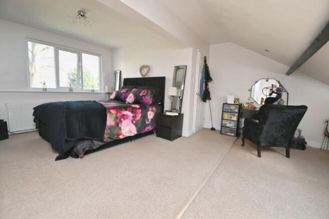 2 bed Semi-Detached Bungalow for sale Image 12
