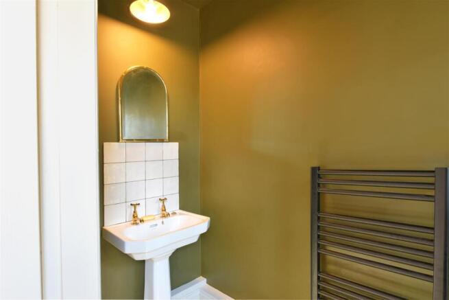 5 bed Town House to rent Image 6