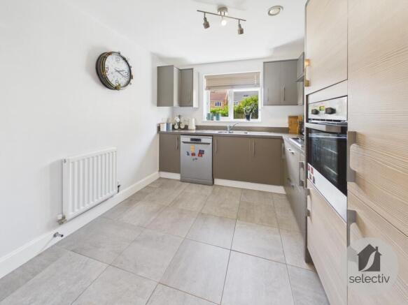 4 bed Detached for sale Image 7