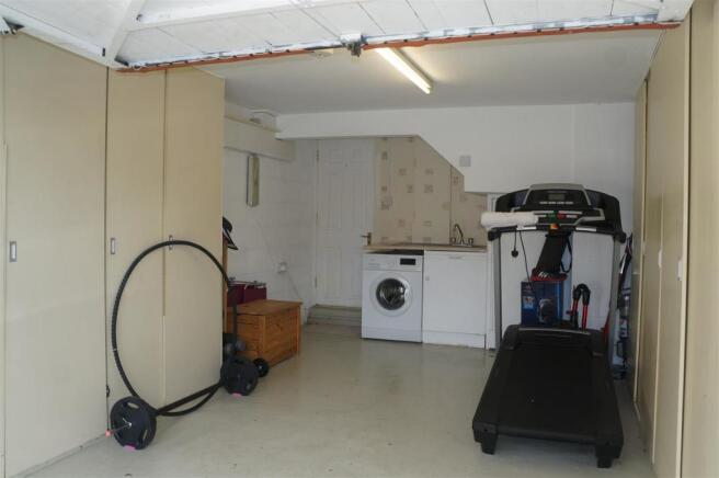 Garage 1.JPG