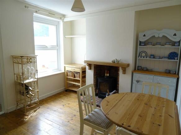 DINING ROOM: