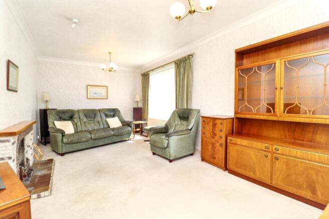 4 bed Detached for sale Image 5