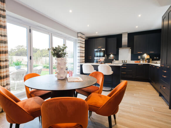 4 bed Detached for sale Image 4