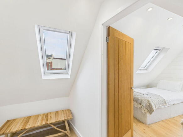 5 bed Block of Apartments for sale Image 7