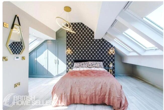 5 bed Semi-Detached for sale Image 9