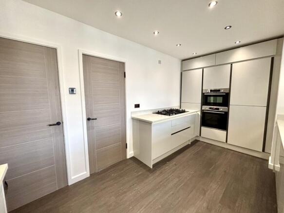 2 bed Semi-Detached for sale Image 6