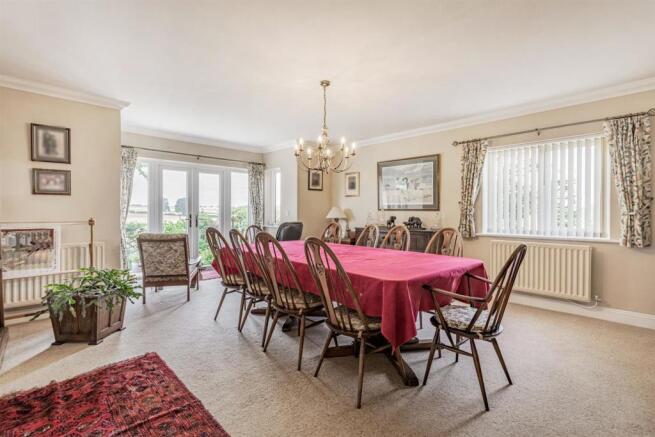 8517218-interior15.jpg