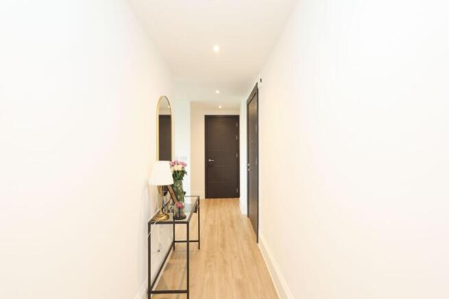 2 bed Apartment to rent Image 9