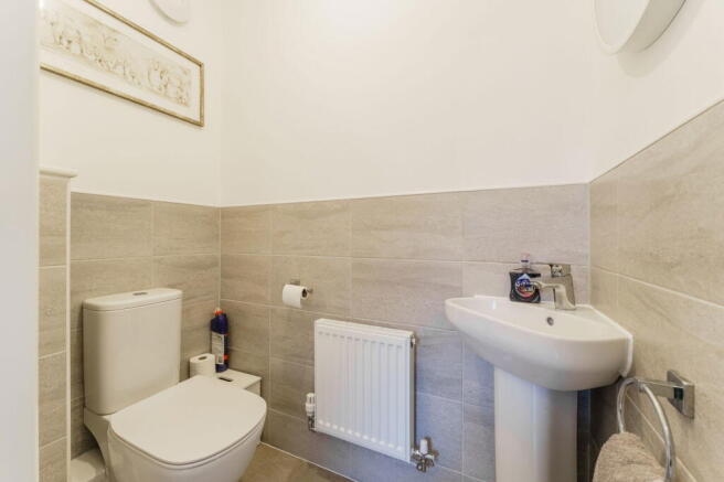 4 bed Detached for sale Image 8