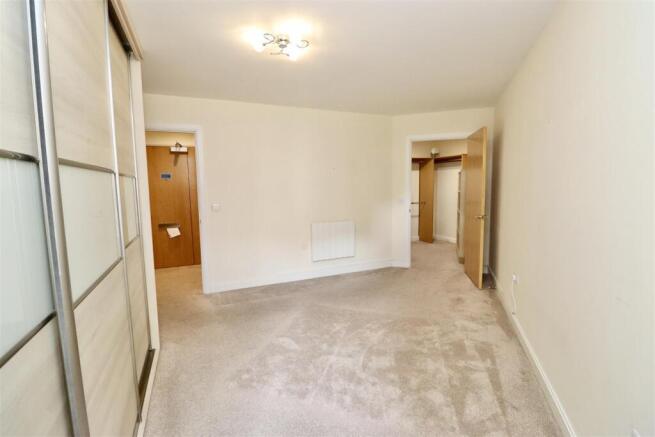 1 bed Flat for sale Image 4