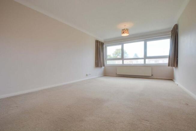 Knighton Park Road, Clarendon Park, Leicester photo 3