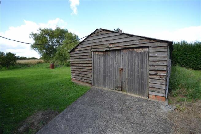 DOUBLE GARAGE